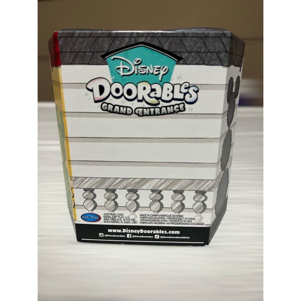 Disney Doorables Grand Entrance Mickey Mouse 2-Pack (Steamboat Willie + Classic) - Picture 6 of 8